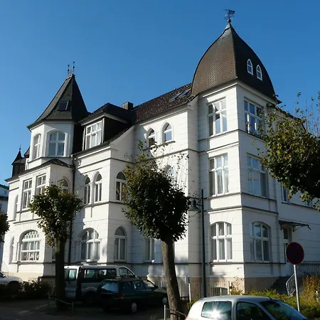 Ahlbeck, Schloss Hohenzollern - W 28 Heringsdorf (Usedom)