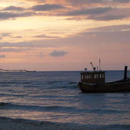 Villa Ahlbeck, Schloss Hohenzollern - W 28 *