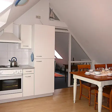 Villa Ahlbeck, Schloss Hohenzollern - W 28