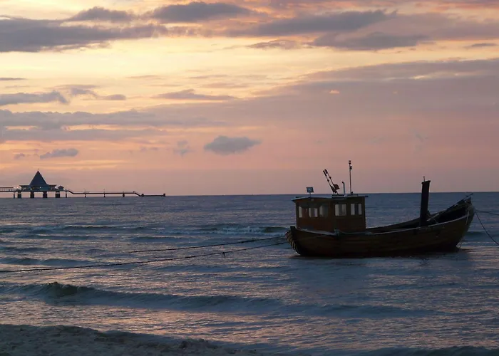 Villa Ahlbeck, Schloss Hohenzollern - W 28 *