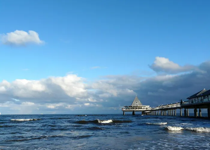 Ahlbeck, Schloss Hohenzollern - W 28 * Heringsdorf (Usedom)