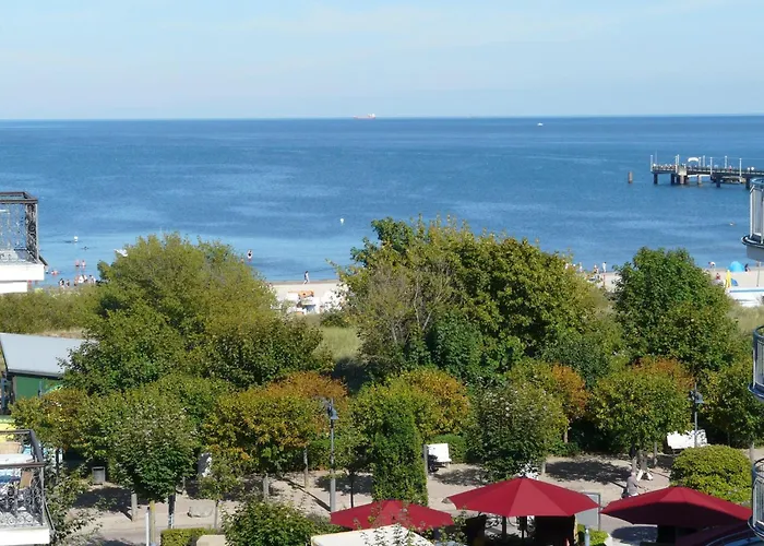 Villa Ahlbeck, Schloss Hohenzollern - W 28 *